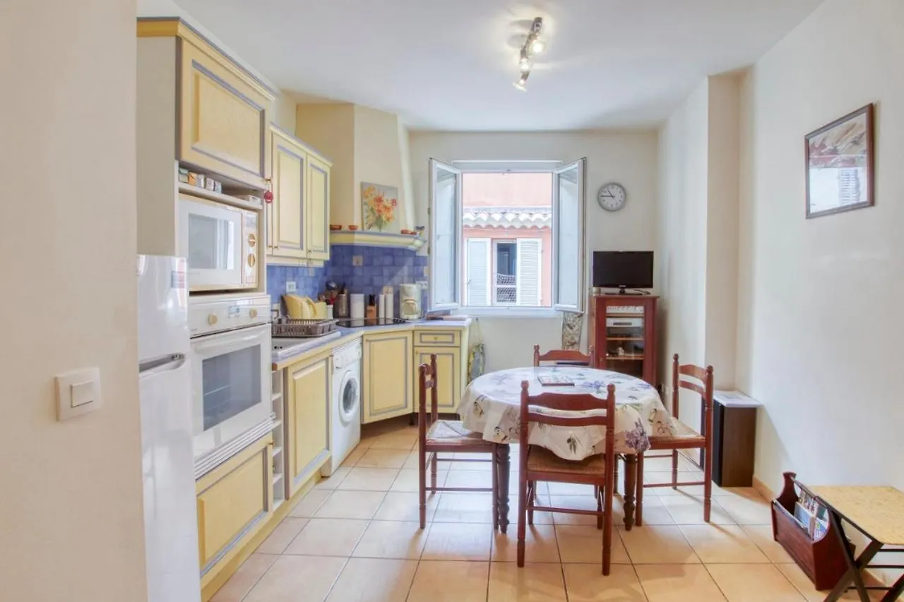 Charming Apartment In The City Center Sanary-sur-Mer